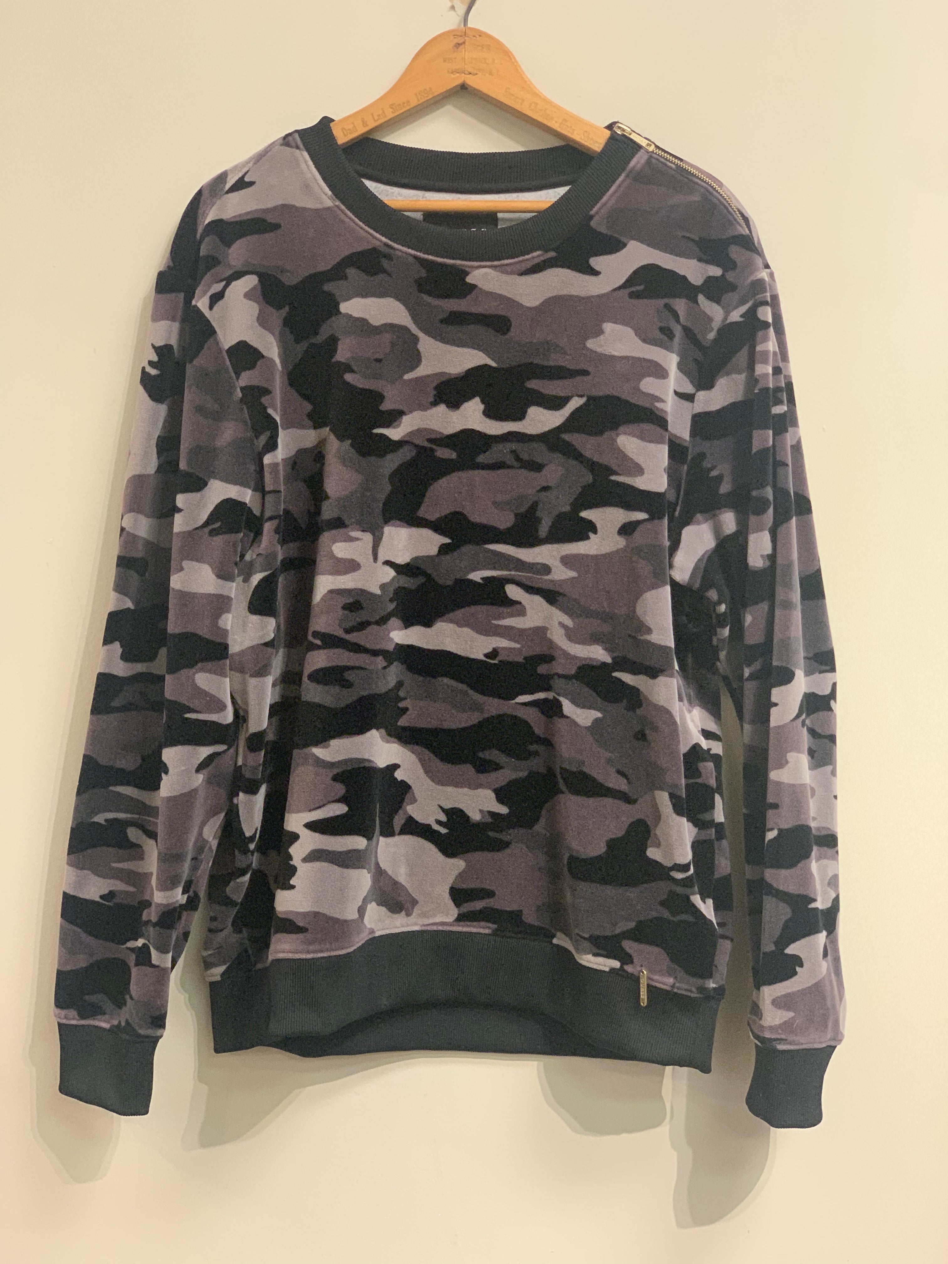 Guess velvety camo sweater