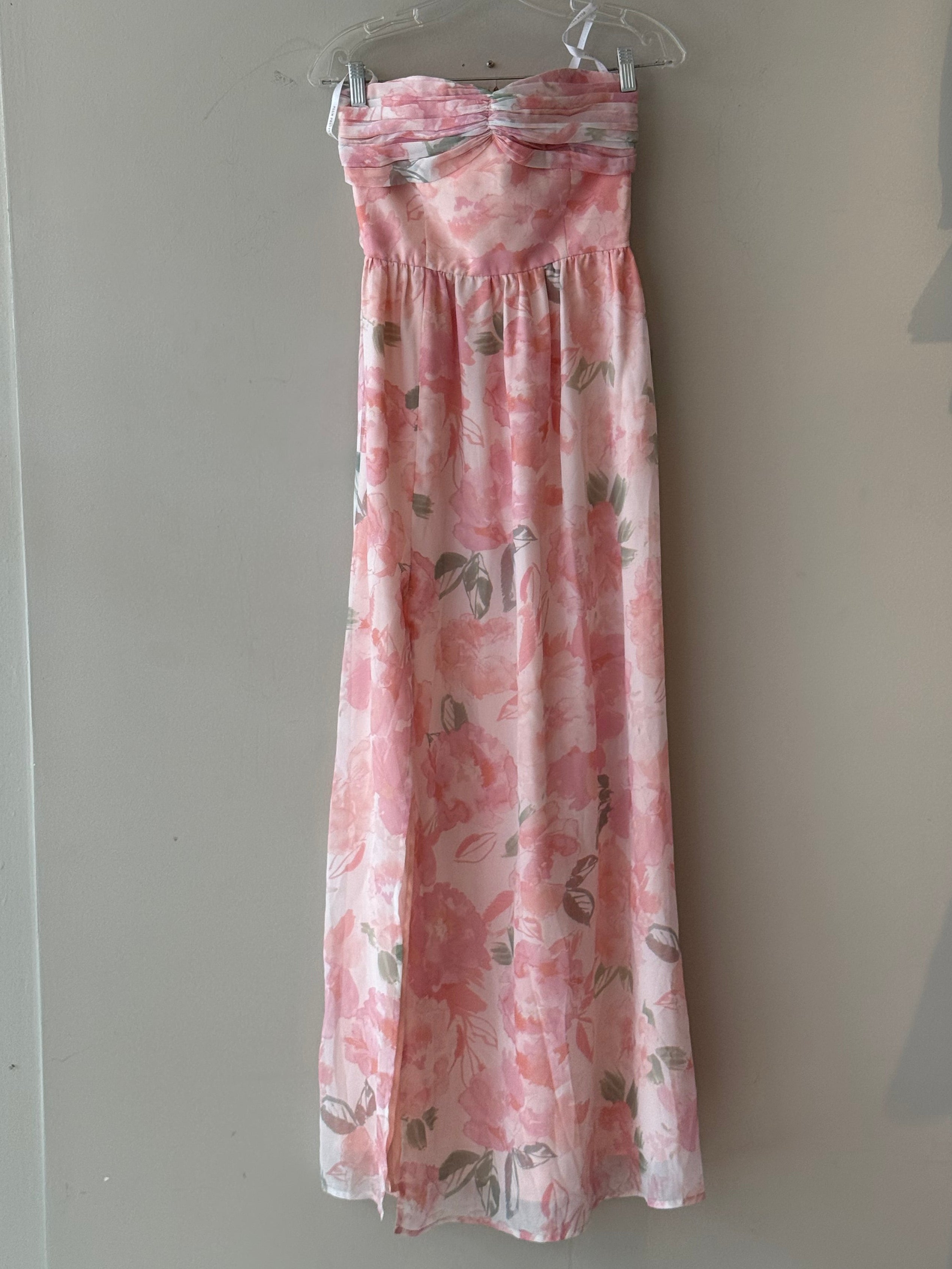 Plum Pretty Sugar NWT pink strapless floral dress