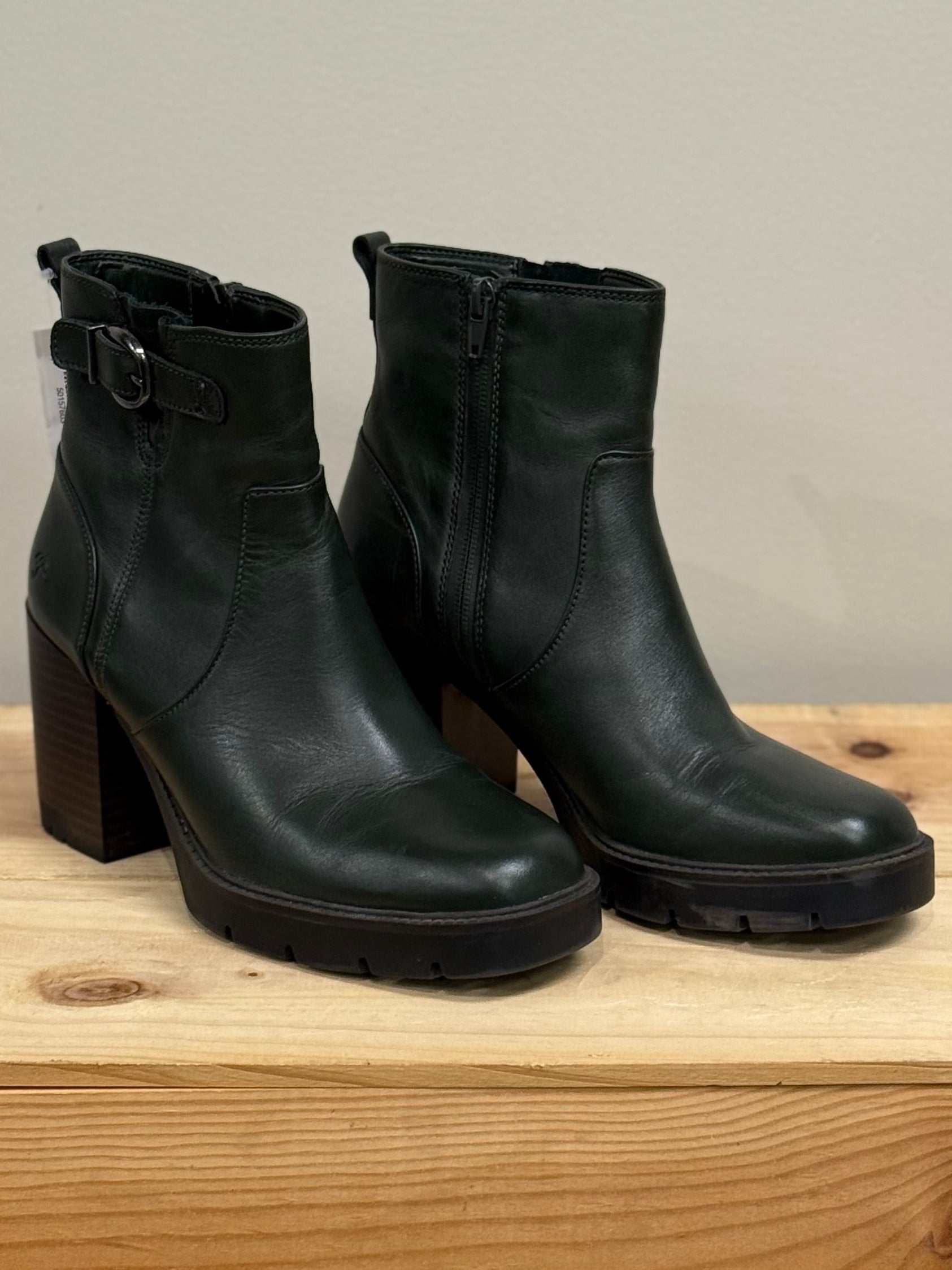 Naturalizer green ankle boots