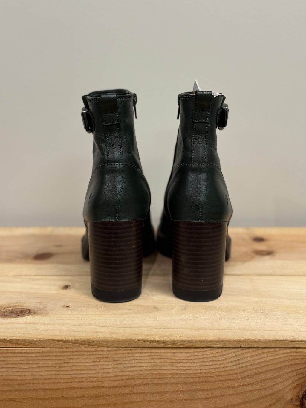 Naturalizer green ankle boots