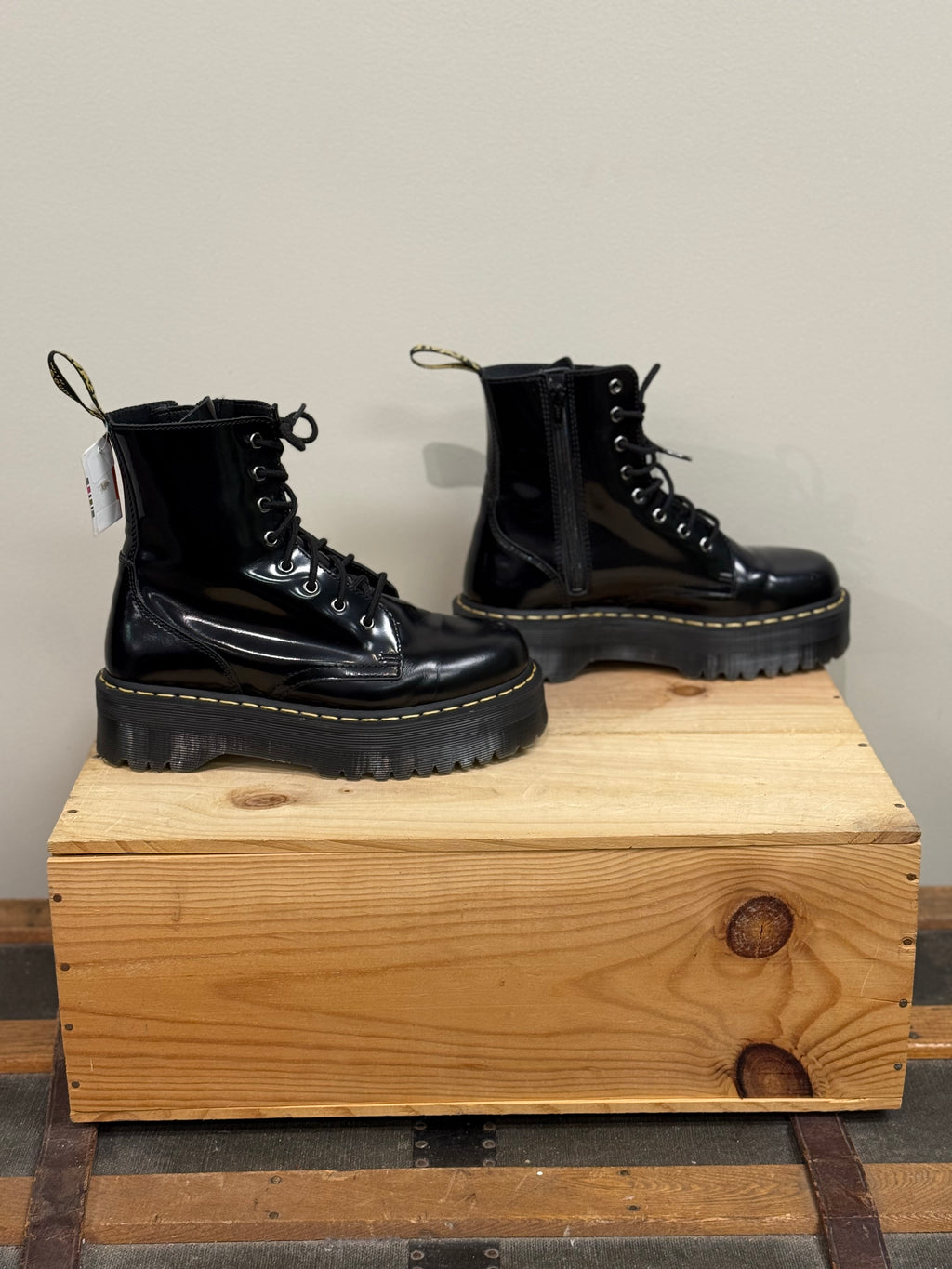 Air Wair patent platform Jadon Doc Martens