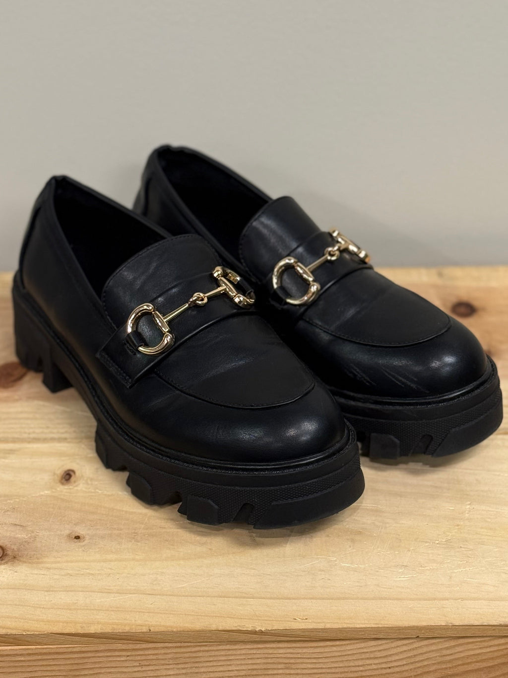 Romanciaga black platform loafers