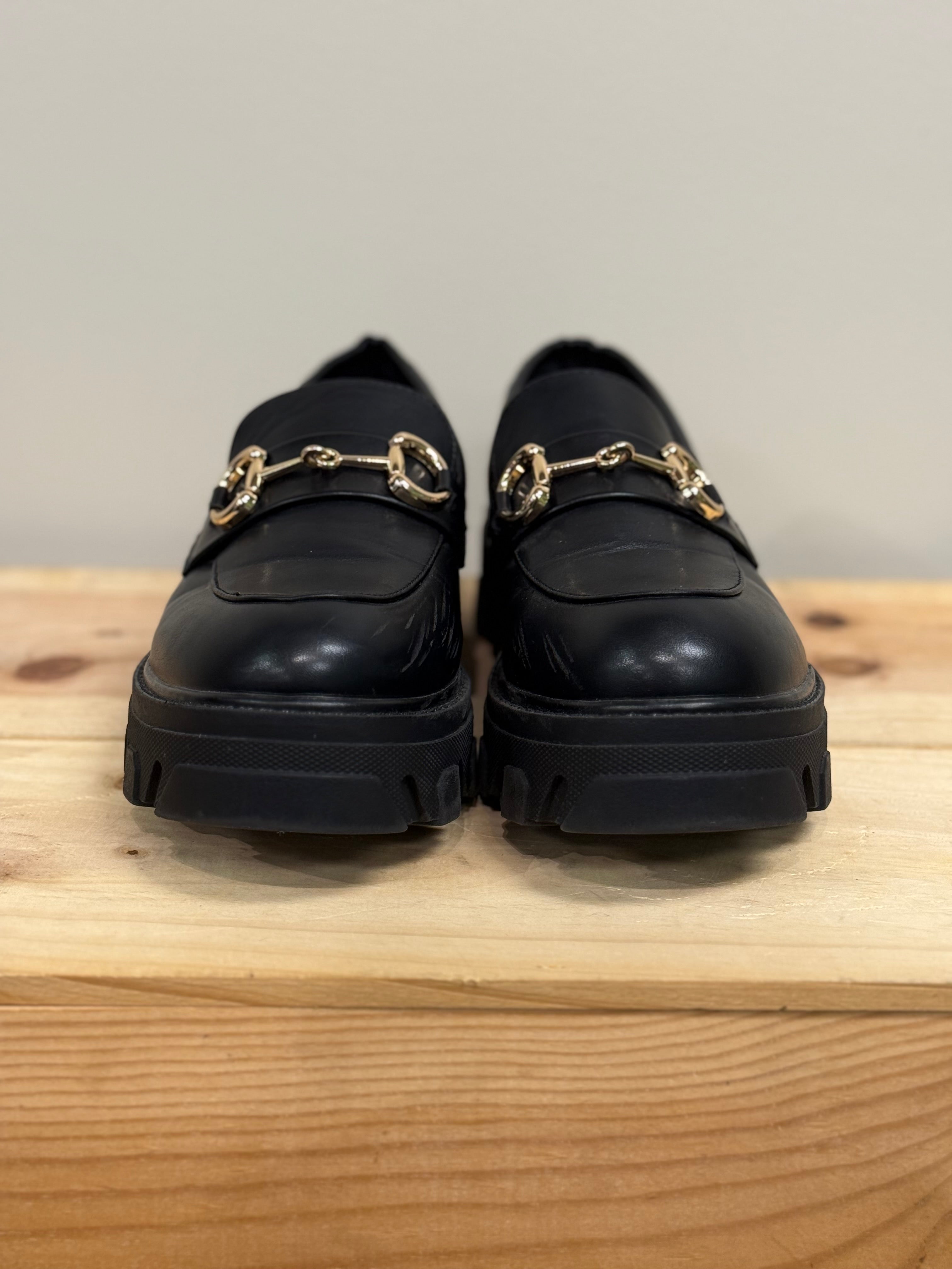 Romanciaga black platform loafers