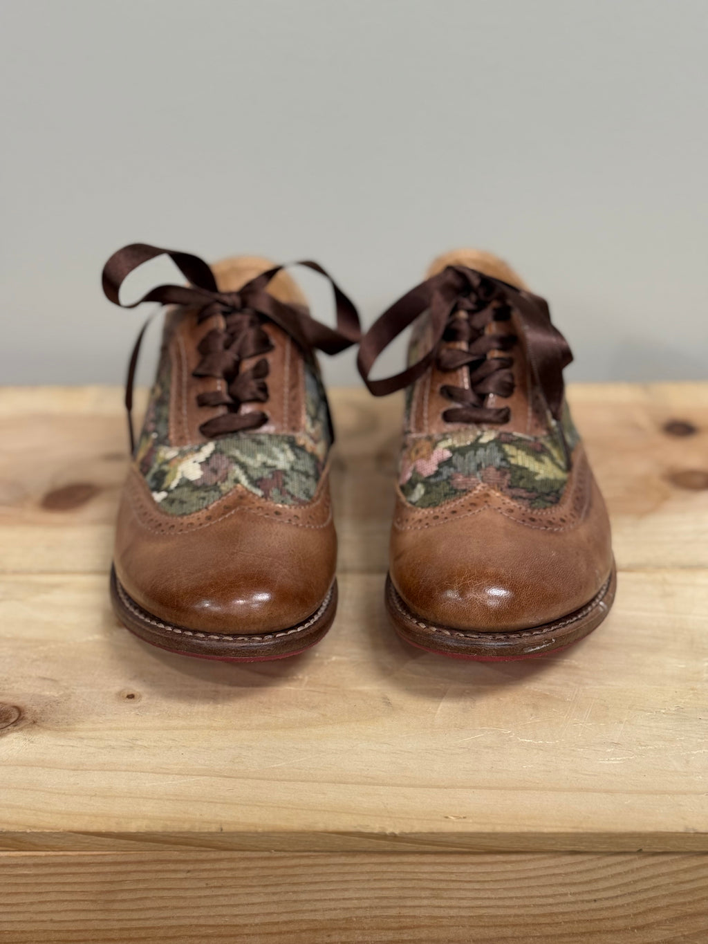 Oak Tree Farms NWOT Maude wingtip tapestry oxfords