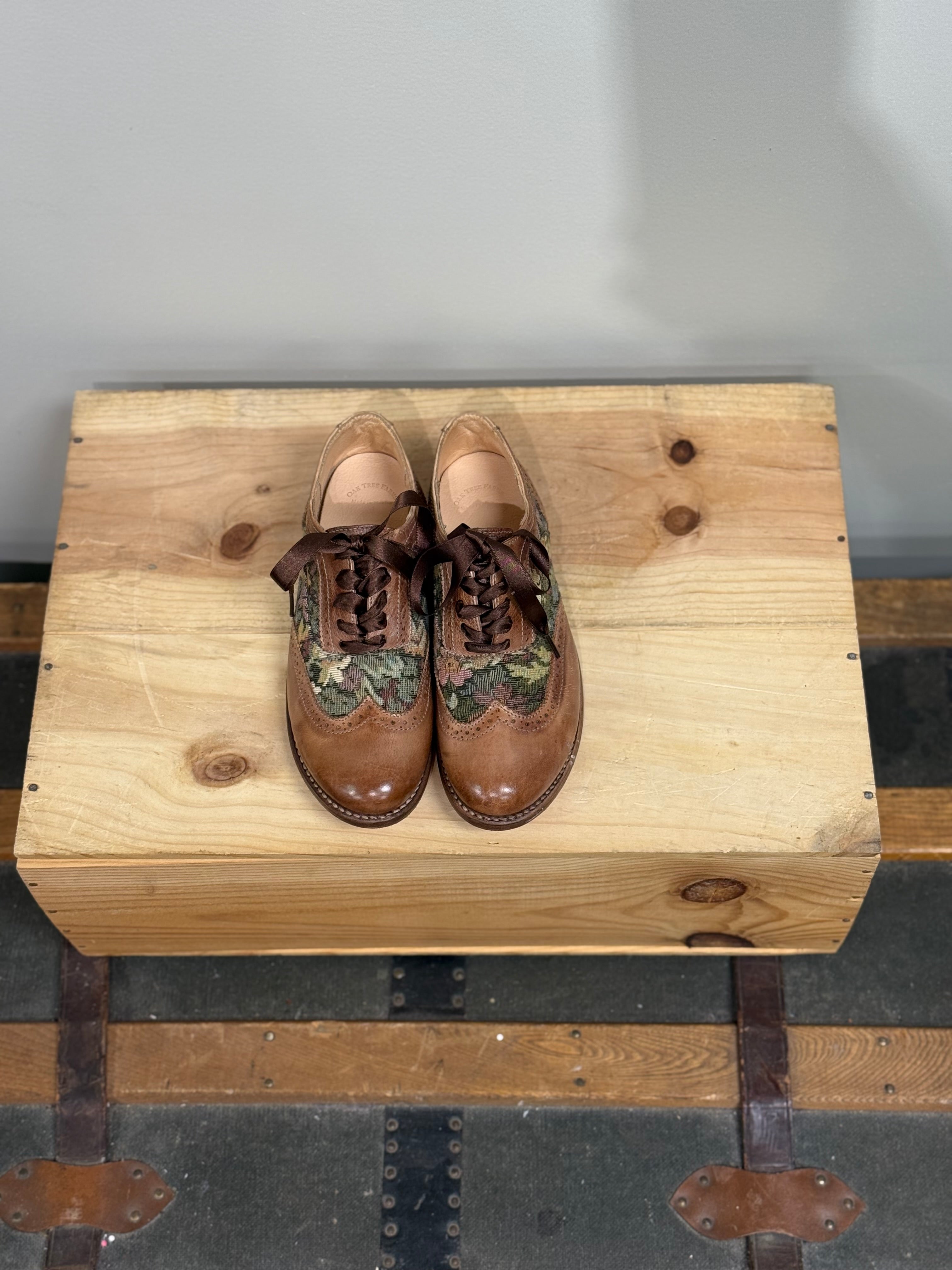Oak Tree Farms NWOT Maude wingtip tapestry oxfords