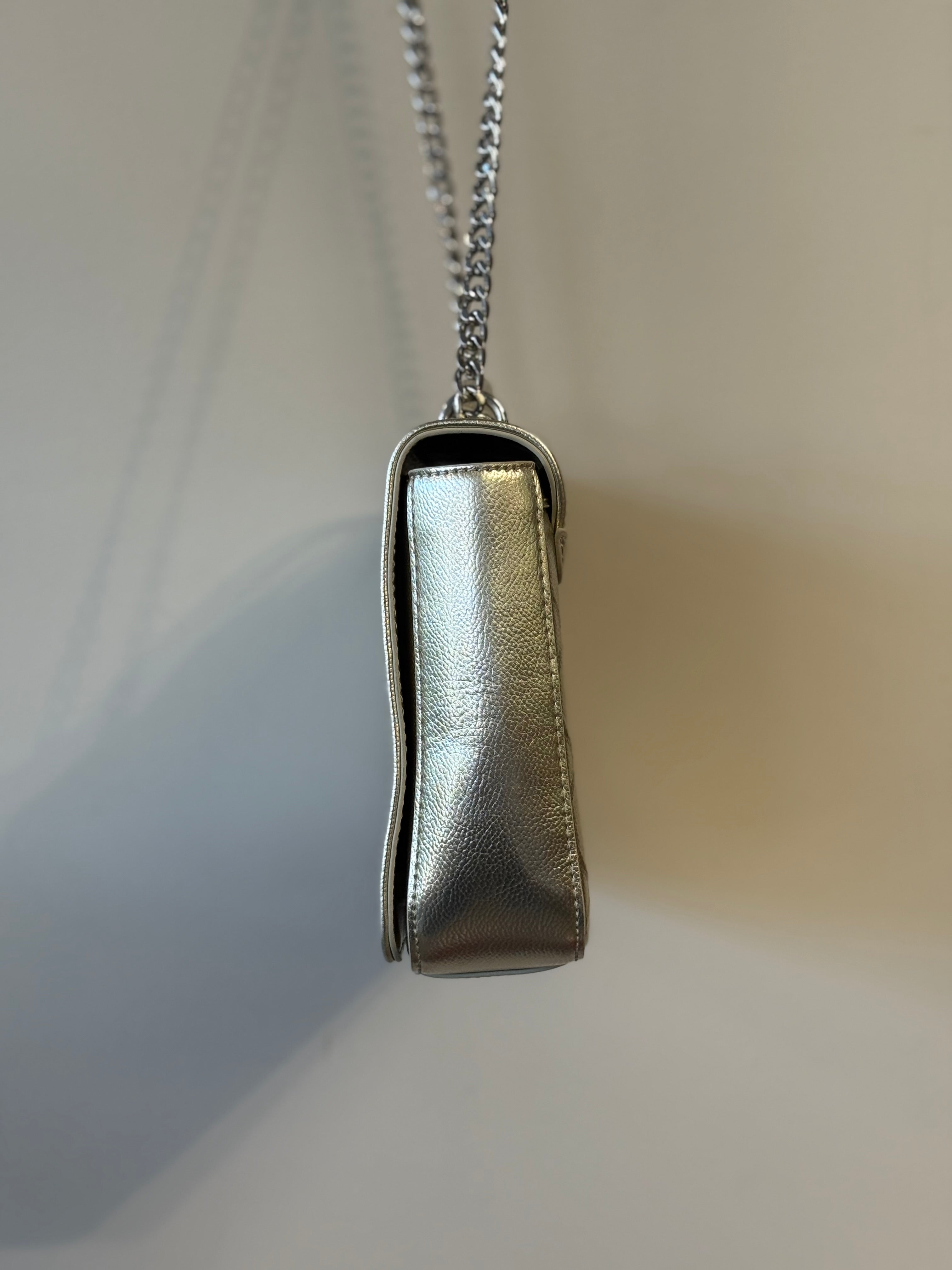 Love Moschino gold quilted shoulder bag