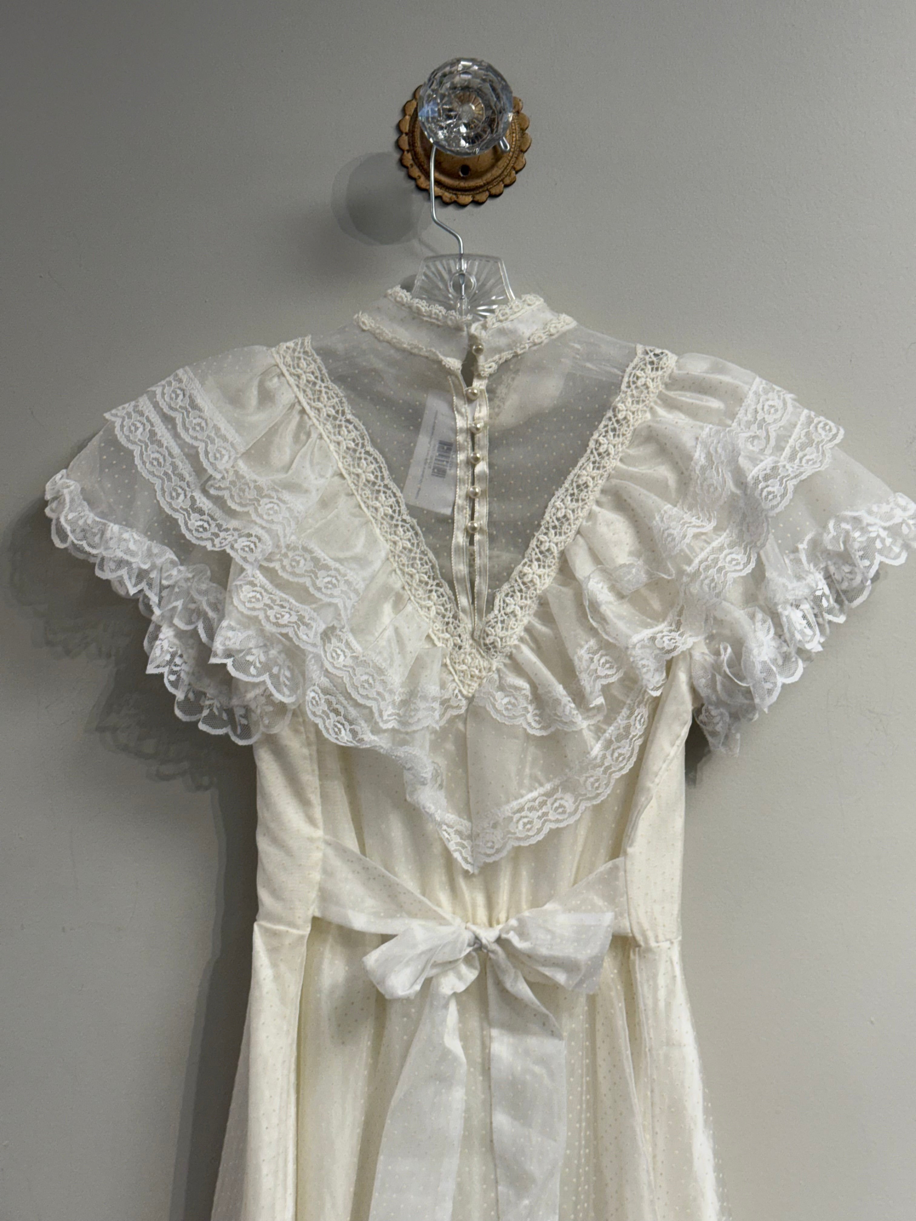 Vintage 70s prairie style lacy ruffled wedding dress