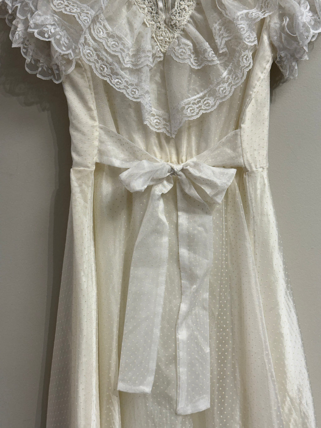 Vintage 70s prairie style lacy ruffled wedding dress