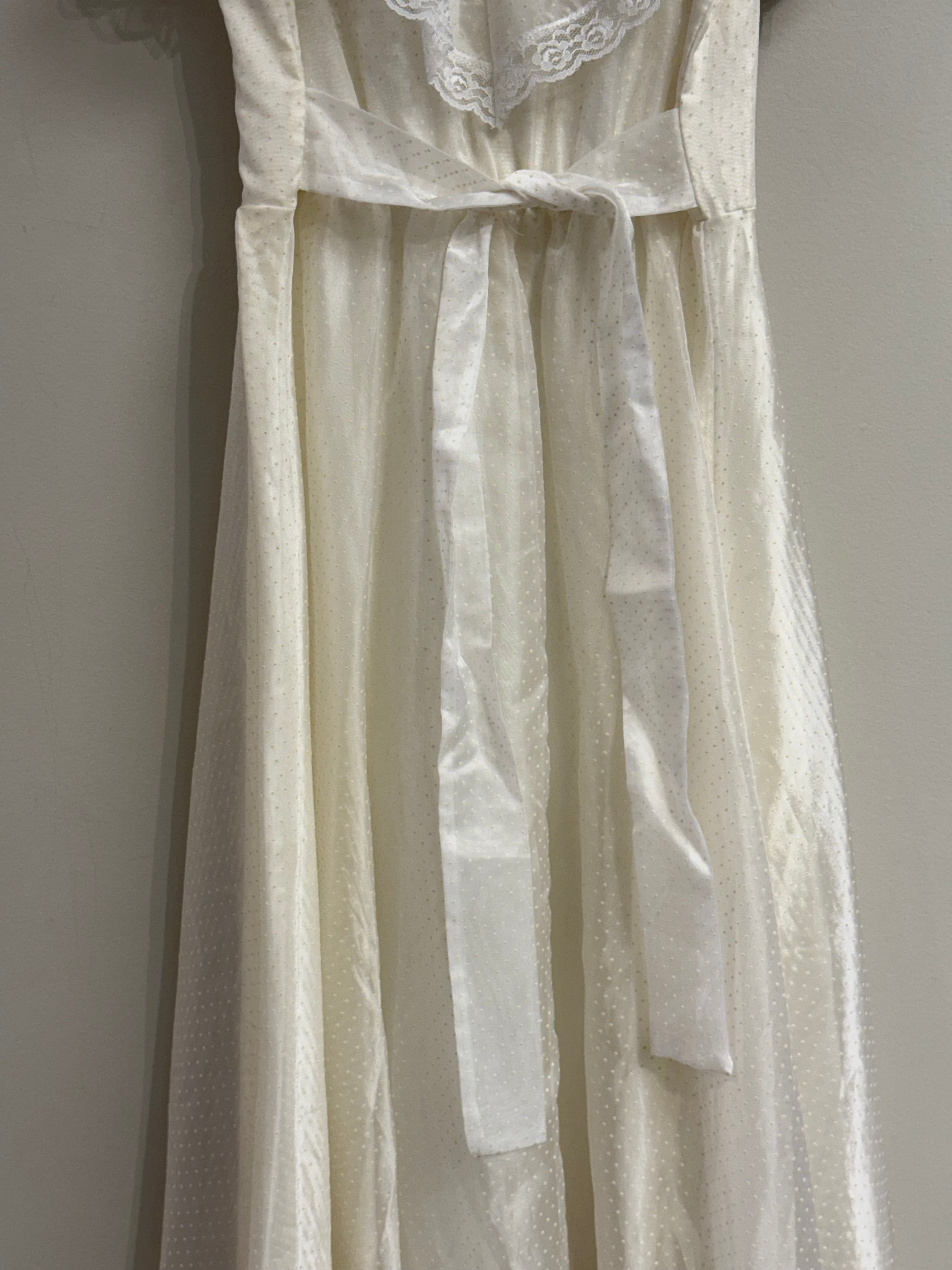 Vintage 70s prairie style lacy ruffled wedding dress