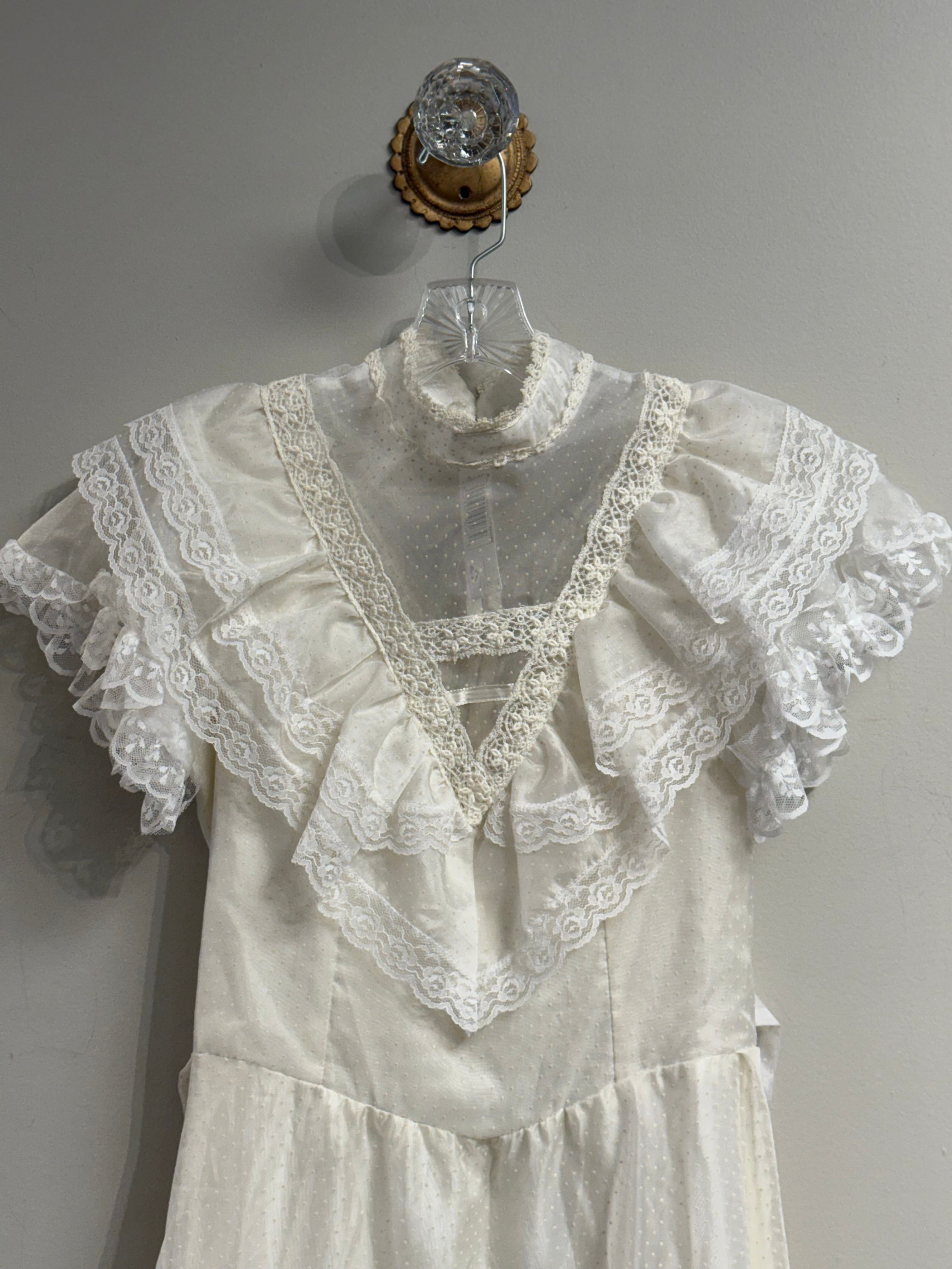 Vintage 70s prairie style lacy ruffled wedding dress