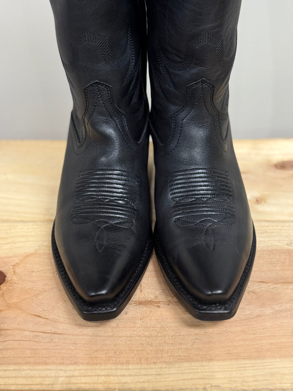 Tecova "The Annie" black cowboy boots