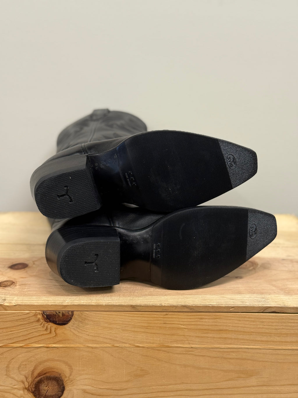 Tecova "The Annie" black cowboy boots