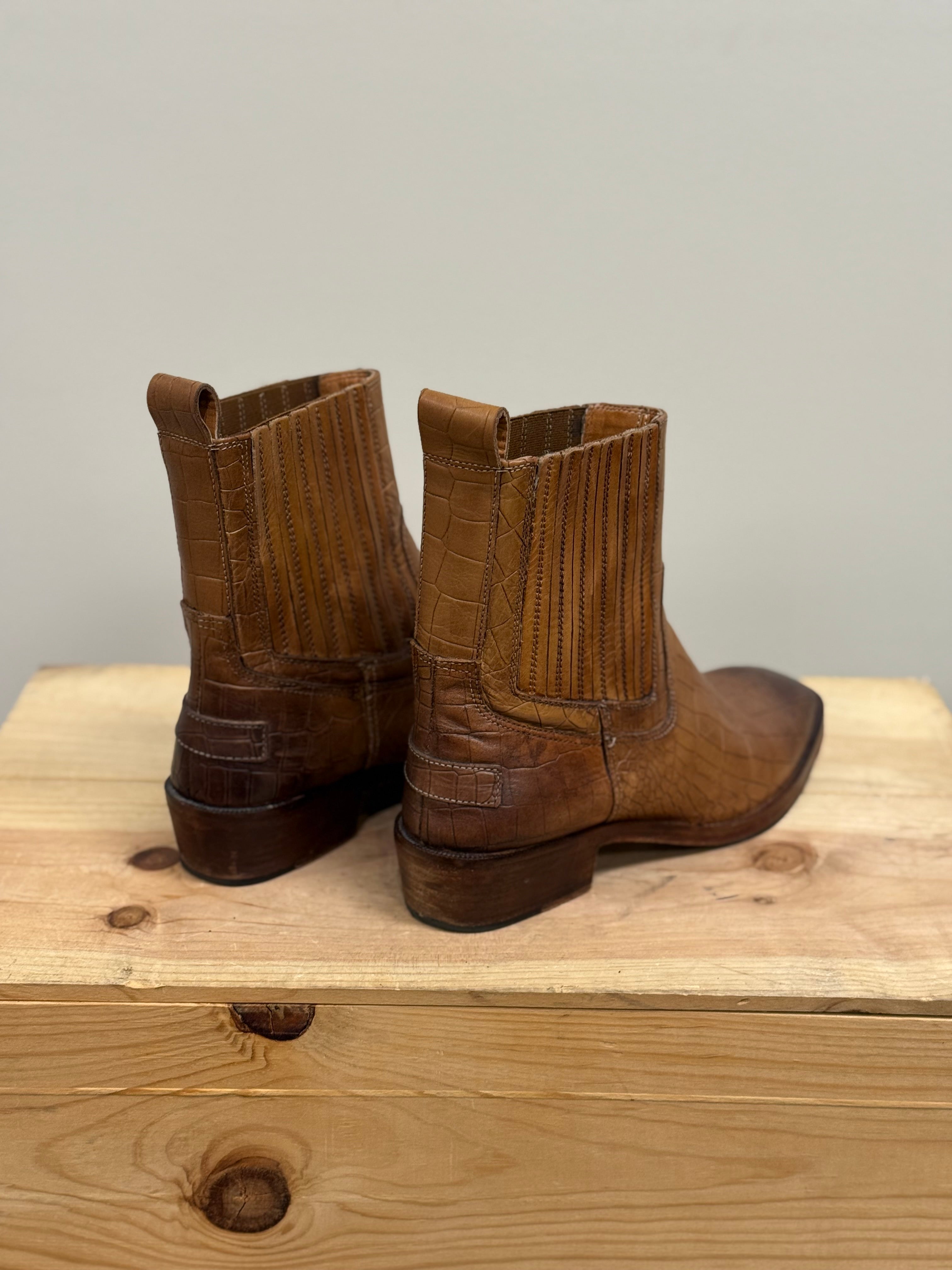 Vintage Foundry Co. leather ankle boots