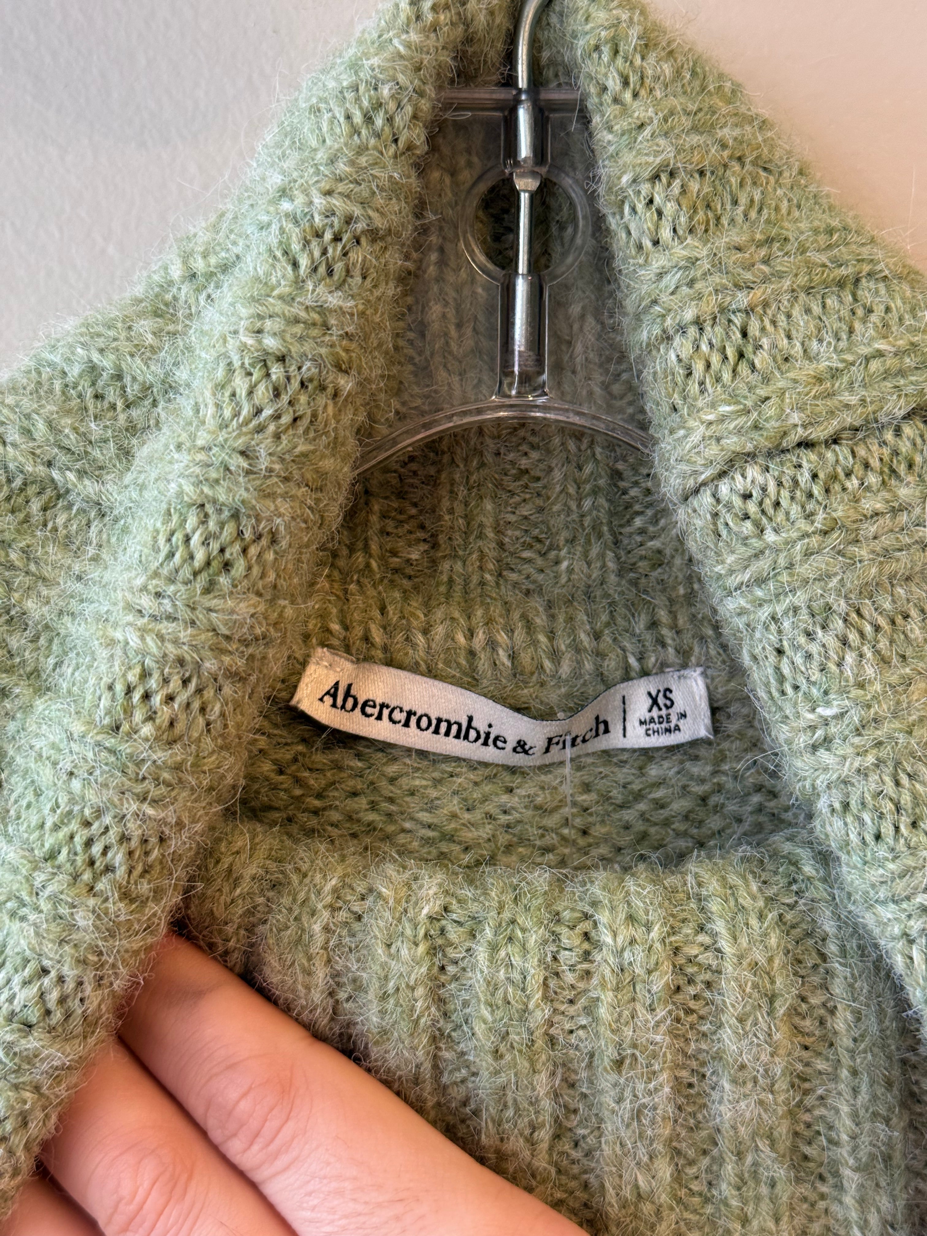 Abercrombie green short sleeve turtleneck