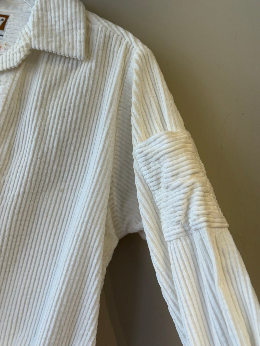 Golden Brent white corduroy pullover with pockets